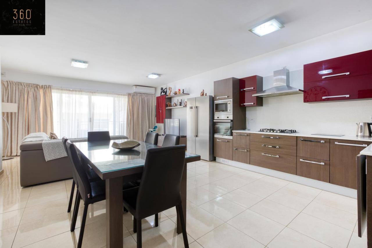 Charming Home Meters From The Seafront With Terrace By 360 Estates St. Paul's Bay Exteriér fotografie