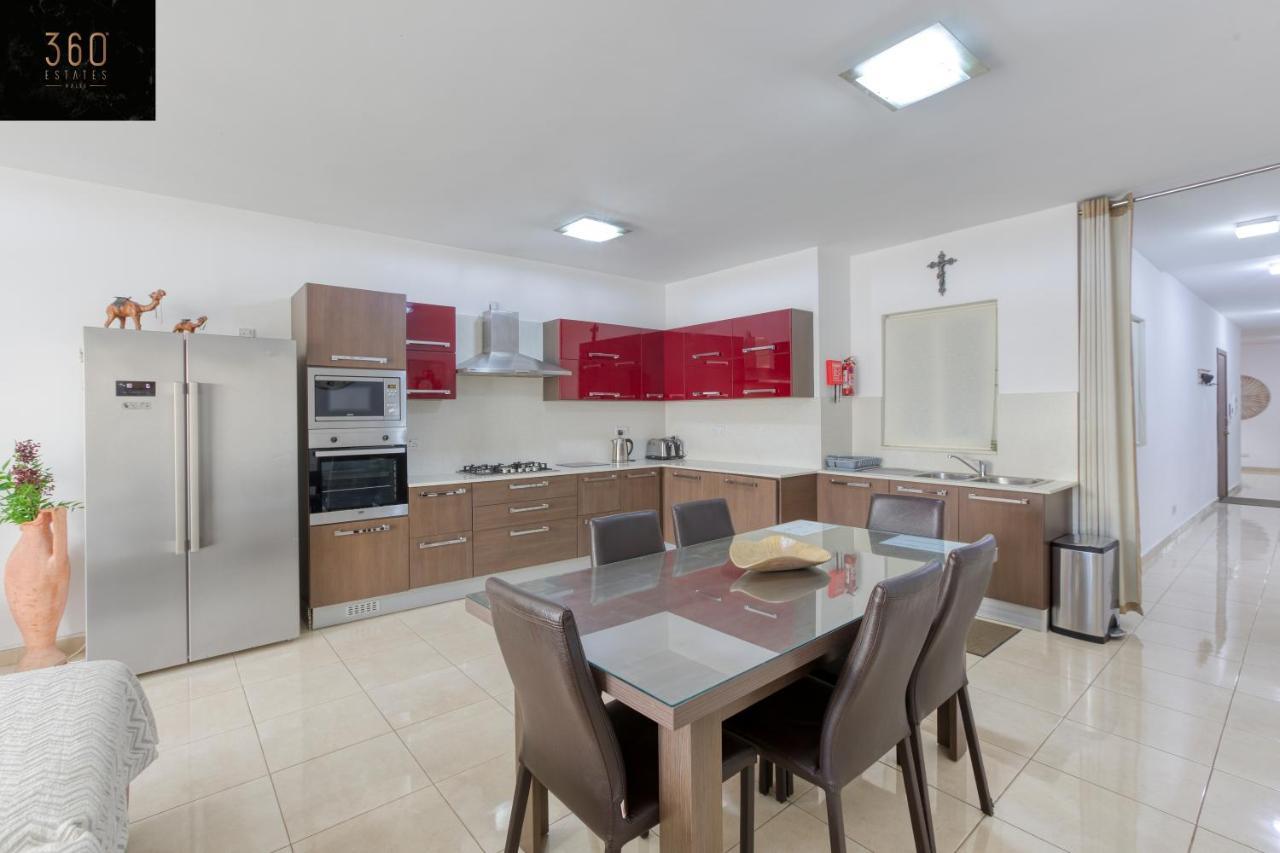 Charming Home Meters From The Seafront With Terrace By 360 Estates St. Paul's Bay Exteriér fotografie