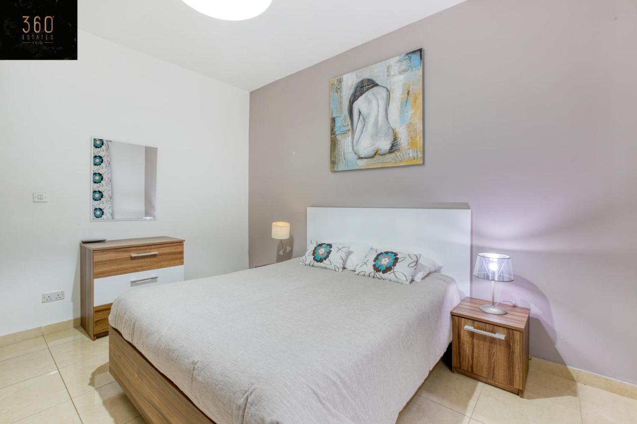 Charming Home Meters From The Seafront With Terrace By 360 Estates St. Paul's Bay Exteriér fotografie