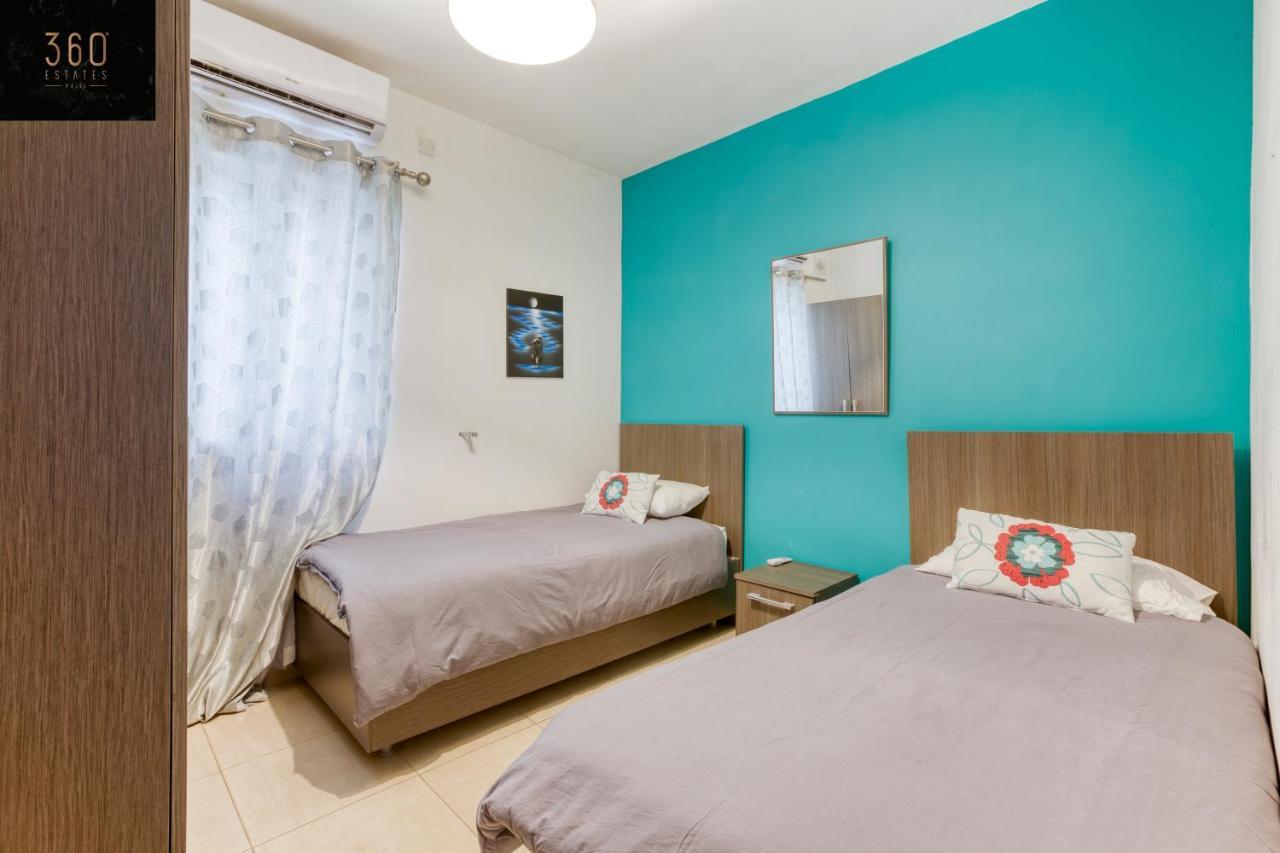 Charming Home Meters From The Seafront With Terrace By 360 Estates St. Paul's Bay Exteriér fotografie